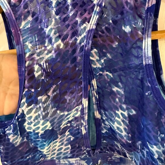 Peloton Womens High Neck Sports Bra Top Blue Purple Print Keyhole Back Size S - Picture 12 of 13